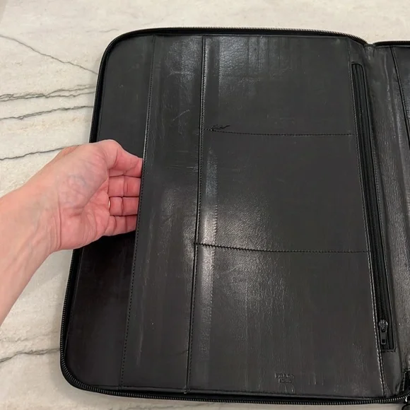 Vintage Authentic PRADA Black Leather Document Holder w/ Zipper - Picture 9 of 16
